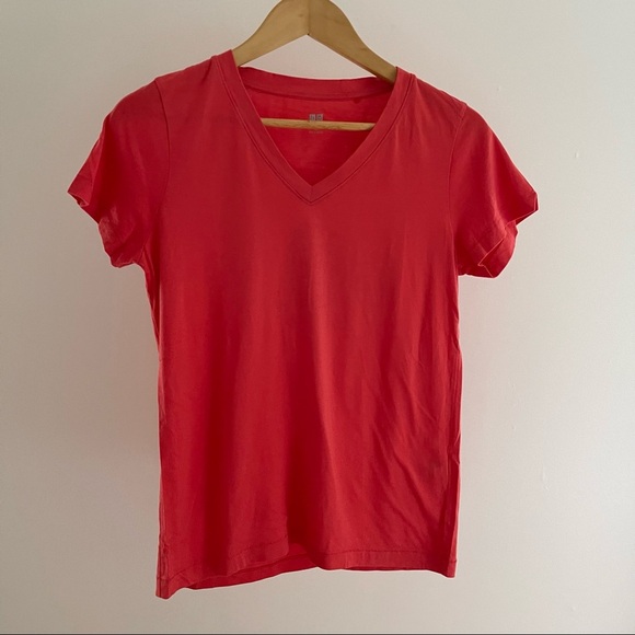 Uniqlo Tee Shirt - Picture 2 of 4